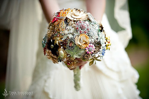 Vintage Brooch Bouquets – Where to Buy and How To DIY Image credit: Glamour and Grace Weddings Good morning all. I hope you are all well on this lovely fine morning and looking forward to the week ahead. I have lots...