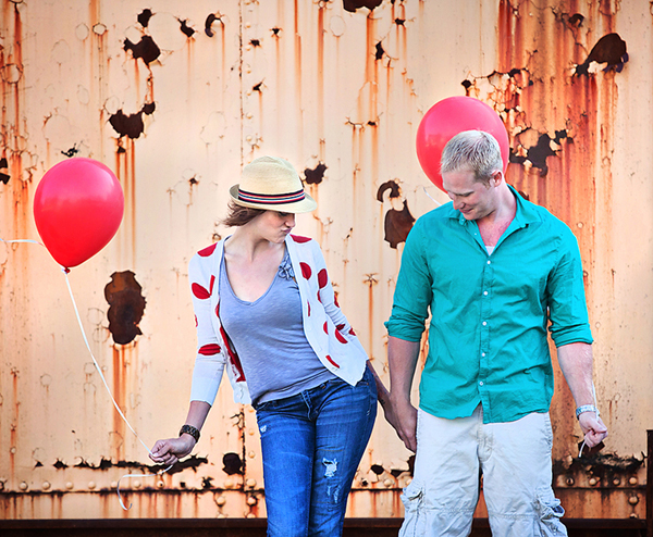 Engagement Shoot, E-Shoot, Couple Shoot, Love Shoot, Couple Photography, Wedding Photography, Urban, Fun, Balloons, Red (8) Engagement Shoot, E-Shoot, Couple Shoot, Love Shoot, Couple Photography, Wedding Photography, Urban, Fun, Balloons, Red (8)