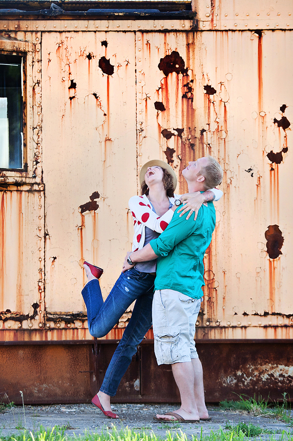 Engagement Shoot, E-Shoot, Couple Shoot, Love Shoot, Couple Photography, Wedding Photography, Urban, Fun, Balloons, Red (5) Engagement Shoot, E-Shoot, Couple Shoot, Love Shoot, Couple Photography, Wedding Photography, Urban, Fun, Balloons, Red (5)
