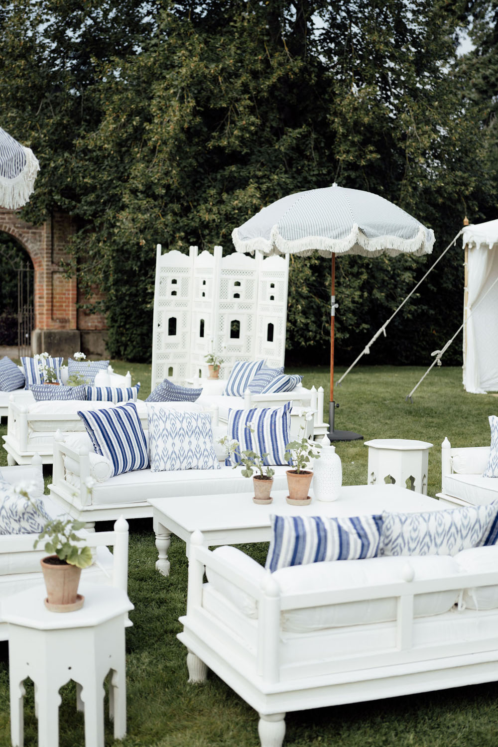 Heckfield Place, Luxury Event, Pocketful of dreams, Event Styling, 60th Birthday, Tablescape, Sunday Brunch Party, Matt Porteous, Kitten Grayson, Skye Gyngell, White and blue party